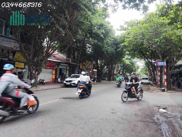 Bán nhà 3 tầng phố Ngọc Lâm, cách mặt phố 30m, 3.2 tỷ
