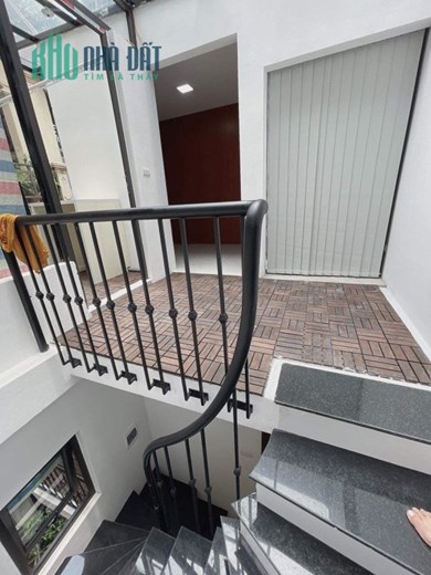 cần bán gấp nhà thạch bàn long biên Hà Nội gần cầu vinh tuy dt 55m2 giá 4ty