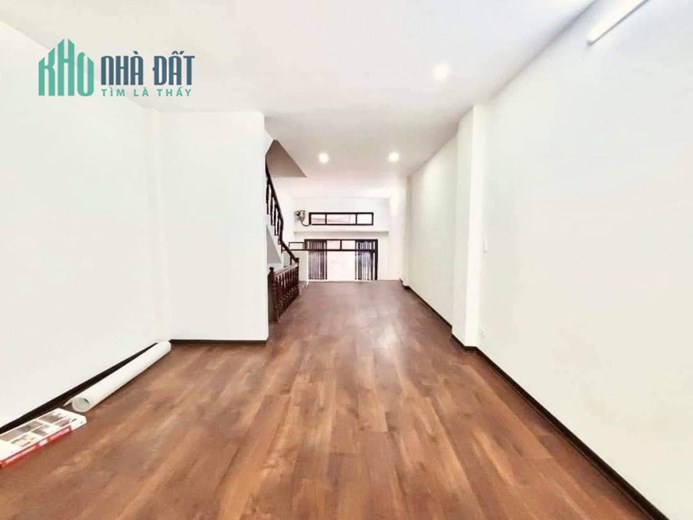 55m 5 Tầng Mặt Tiền 4m Nhỉnh 6 Tỷ. Vài Bước Chân Ra Mặt Phố Trần Duy Hưng. Ngõ Thông Kinh Doanh