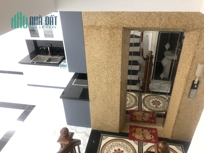 Bán nhà Thạch Bàn, Ô tô, Gần phố, Thang máy, 50 m2, giá chỉ 5 tỷ.