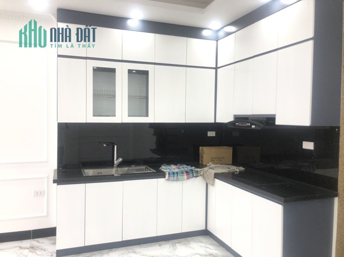 Bán nhà Thạch Bàn, Ô tô, Gần phố, Thang máy, 50 m2, giá chỉ 5 tỷ.