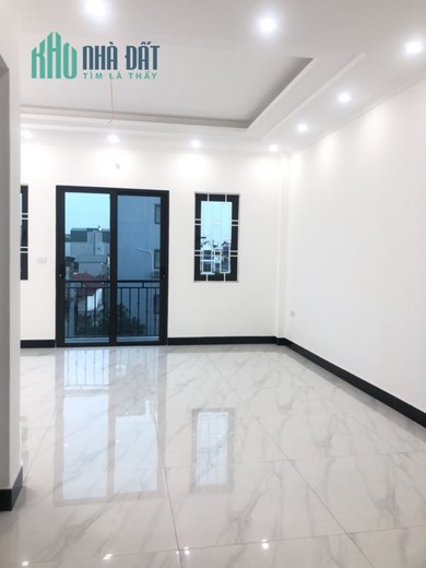 Bán nhà Thạch Bàn, Ô tô, Gần phố, Thang máy, 50 m2, giá chỉ 5 tỷ.