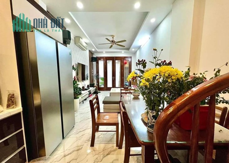 Bán nhà phố Trương Định, 30m2 x 5 tầng, nhà mới xây, giá 3 Tỷ
