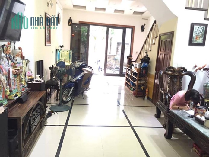 Bán ngôi nhà 134m2 phố Âu Cơ, Tây Hồ Gara Ô tô Kinh doanh vô địch 17.1 Tỷ