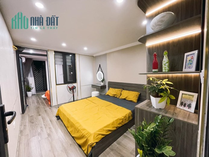 Bán nhà Hoàng Văn Thái, Thanh Xuân 100m 5 tầng, mt 5.5m. Giá: 17.5 tỷ