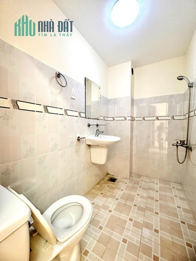 Hẻm xe hơi thông, CMT8 – P5 – Tân Bình Vị Trí Kinh Doanh, nhà 4 x 14-4 tầng