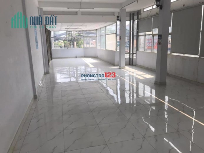 Cho thuê nhà góc 2MT 282 Ung Văn Khiêm, P25, Bình Thạnh 26x6m2 - Agribank