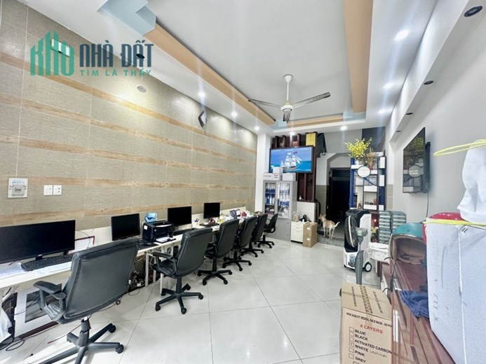 Bán Gấp Nhà Tô Hiệu Tân Phú, 5 Tầng, Cạnh Chung cư RICHSTAR, HXH 7M
