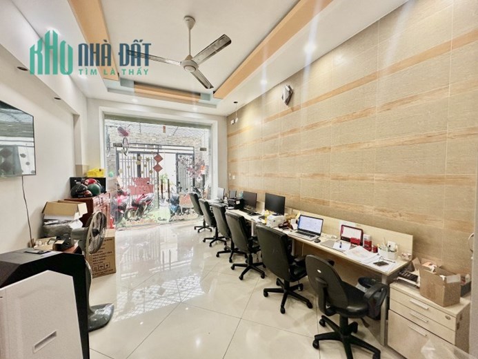 Bán Gấp Nhà Tô Hiệu Tân Phú, 5 Tầng, Cạnh Chung cư RICHSTAR, HXH 7M