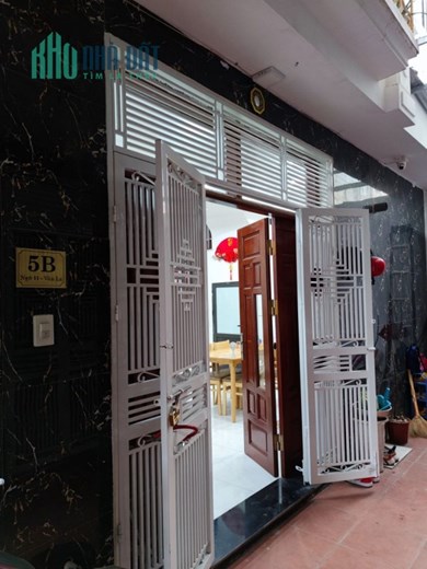 Bán Nhà Tây Sơn lô góc ô tô 4 chỗ đỗ cửa  DTXD 43m2 5 tầng  MT 4m Chỉ  4,9 tỷ.