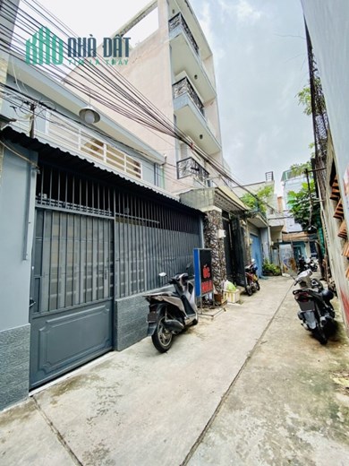 Hẻm xe hơi bán nhà 2 tầng BTCT Tân Hòa Đông Bình Tân 65m2 ngang 5.7 nhỉnh 4 tỷ