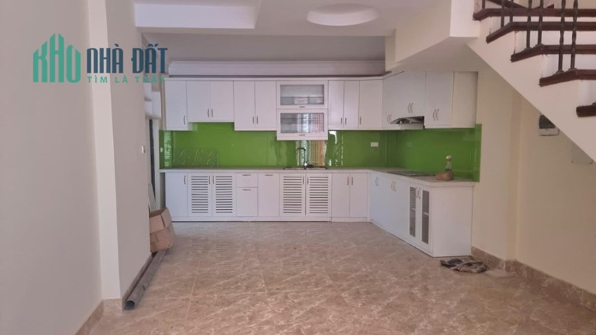 Tài chính hơn 3 tỷ có ngay nhà 4 tầng mới ,44 m2 Ngọc Thụy ,Long Biên