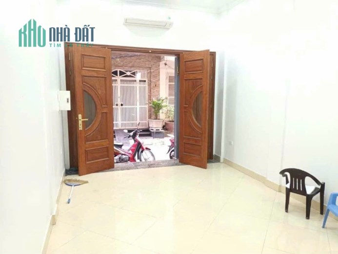 Bán nhà phân lô NGUYỄN CHÍ THANH, gần ĐÀI TRUYỀN HÌNH HÀ NỘI. 44m2 5 tấng, gái 10 tỷ.
