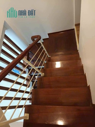 Bán nhà phân lô NGUYỄN CHÍ THANH, gần ĐÀI TRUYỀN HÌNH HÀ NỘI. 44m2 5 tấng, gái 10 tỷ.