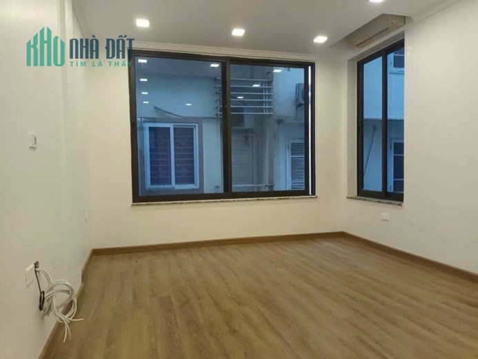 Bán nhà phân lô NGUYỄN CHÍ THANH, gần ĐÀI TRUYỀN HÌNH HÀ NỘI. 44m2 5 tấng, gái 10 tỷ.