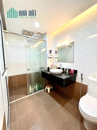Cho thuê nhà nguyên căn, HGĐ, 50m2, 3T, 2N, nội thất đủ, Đình Thôn.