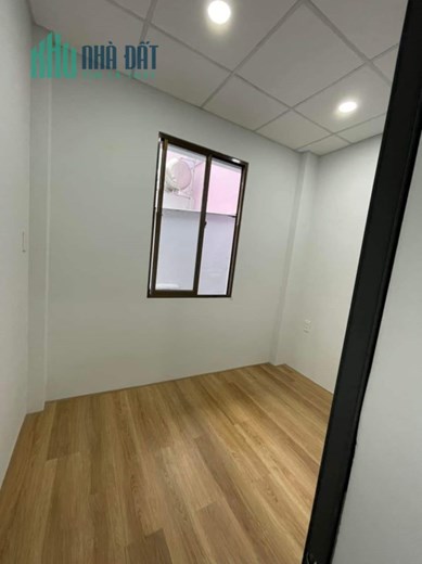 Bán NHÀ RẺ Đẹp Đoàn Văn Bơ Q4 Ngang 3x7m-2 tấm có 1 tỷ hơn