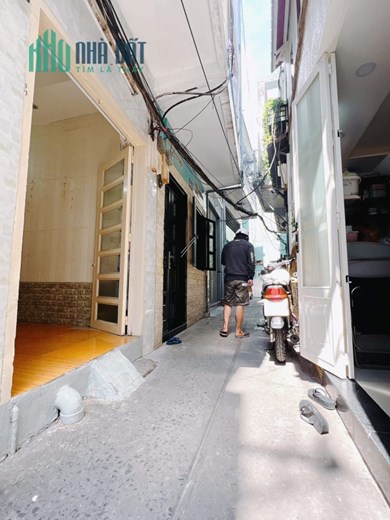 Bán NHÀ RẺ Đẹp Trần Hưng Đạo Q1 đúc 4 tầng cò 1 tỷ hơn Vay 1 hơn tỷ