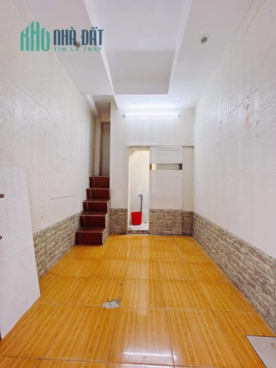 Bán NHÀ RẺ Đẹp Trần Hưng Đạo Q1 đúc 4 tầng cò 1 tỷ hơn Vay 1 hơn tỷ