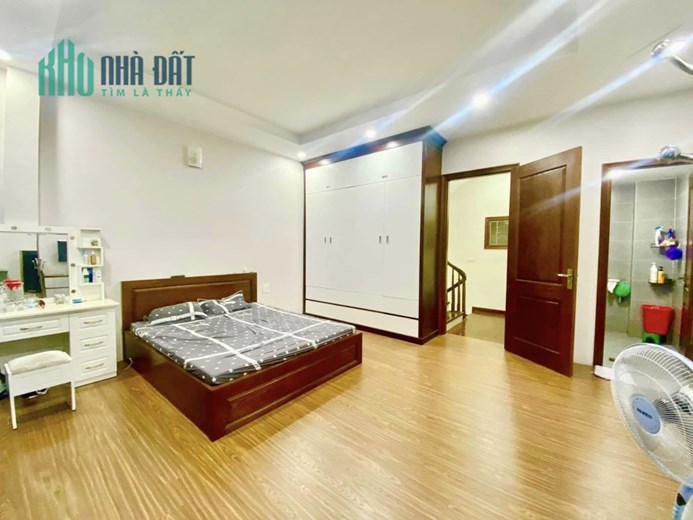 BÁN NHÀ GIÁP BÁT - TRUNG TÂM QUẬN HOÀNG MAI - NHÀ MỚI - 3 BƯỚC RA OTO - GẦN CHỢ - AN SINH TỐT -