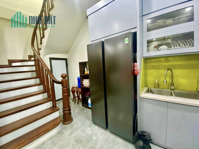 BÁN NHÀ GIÁP BÁT - TRUNG TÂM QUẬN HOÀNG MAI - NHÀ MỚI - 3 BƯỚC RA OTO - GẦN CHỢ - AN SINH TỐT -