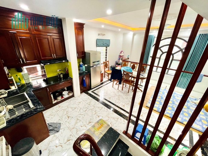Bán nhà Thạch Bàn cực đẹp, ô tô, 35 m2, 6T, chỉ nhĩnh 3 tỷ.