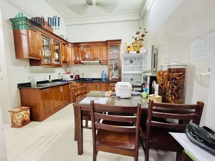 BÁN NHÀ HÀO NAM-  DT 37M2X4 TẦNG  (6,3 TỶ);MẶT TIỀN: 3,8,ô tô đỗ cửa