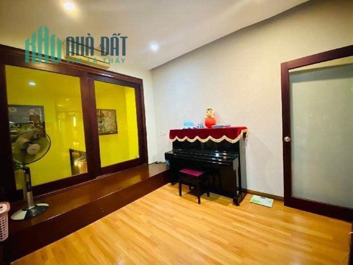 Hiếm Nguyễn Khang 40m2 X 6T, nhà đẹp long lanh, ngõ nông thông thoáng gần ô tô 4,55 tỷ.