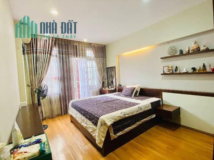 Hiếm Nguyễn Khang 40m2 X 6T, nhà đẹp long lanh, ngõ nông thông thoáng gần ô tô 4,55 tỷ.