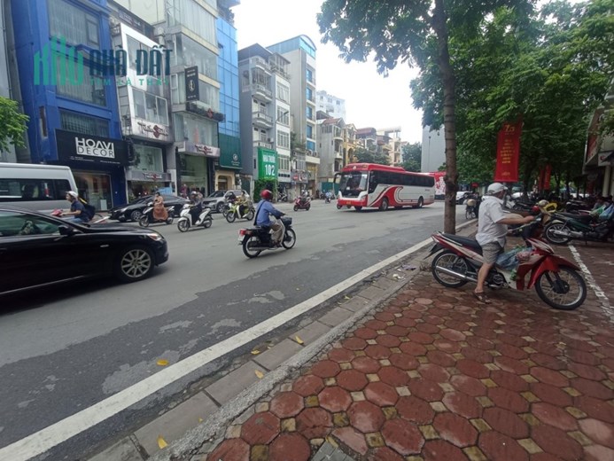 Bán nhà mặt phố Sơn Tây, Ba Đình  - Vỉa hè rộngKD  đa dạng: 64m2, 5T, MT4m, 26.5 tỷ