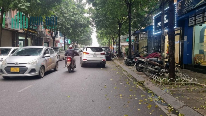70m 5 Tầng Mặt Tiền 4.5m Trung Tâm Quận Cầu Giấy. Phân Lô Bộ Công An Dân Trí Cao An Ninh Tuyệt Đối.