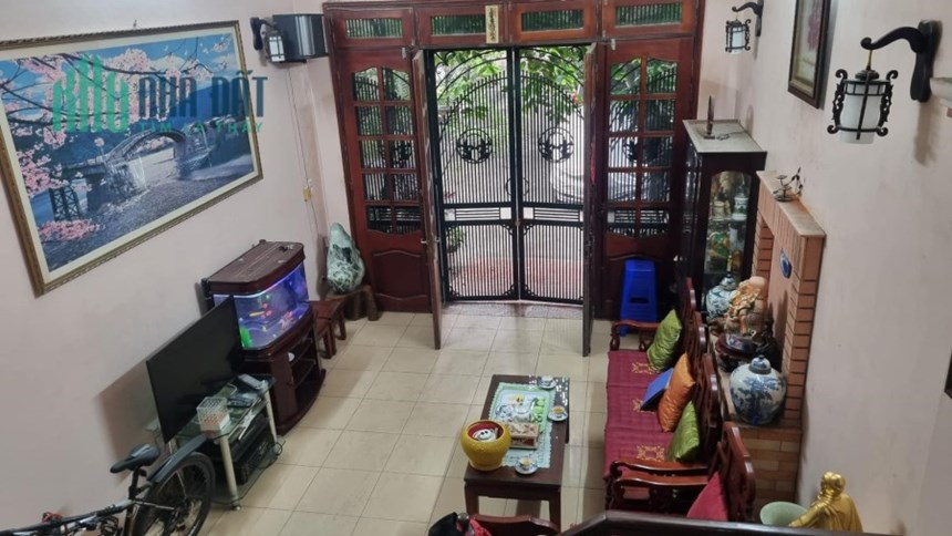70m 5 Tầng Mặt Tiền 4.5m Trung Tâm Quận Cầu Giấy. Phân Lô Bộ Công An Dân Trí Cao An Ninh Tuyệt Đối.