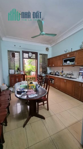 70m 5 Tầng Mặt Tiền 4.5m Trung Tâm Quận Cầu Giấy. Phân Lô Bộ Công An Dân Trí Cao An Ninh Tuyệt Đối.