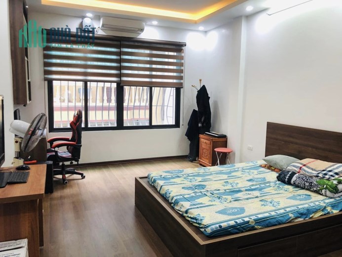 BÁN GẤP NHÀ ĐẸP PHÙNG CHÍ KIÊN, 2 THOÁNG, ÔTÔ ĐÕ GẦN, 45M2 CHỈ NHỈNH 5TỶ