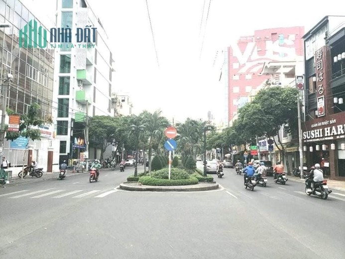 Bán nhà MT khu Phan Xích Long, DT: 8x21m, nở hậu. Khu vực xây 7 tầng, KD sầm uất