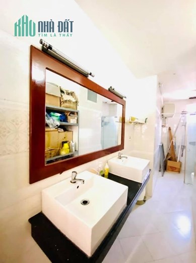 Bán nhà MT khu Phan Xích Long, DT: 8x21m, nở hậu. Khu vực xây 7 tầng, KD sầm uất