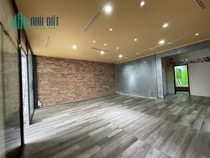 Bán nhà MT ngay Coop Mart Phan Xích Long. Nhà ngang 7m, nở hậu - 1 đời chủ