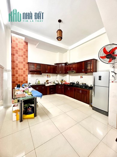 Bán Gấp Giảm Gần 1 tỷ, Nhà CMT8 Sát Bệnh Viện Thống Nhất, Sát MT 7m oto Vào Nhà.