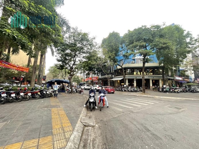 71m 5 Tầng Mặt Tiền 4.5m Nhỉnh 8 Tỷ Phố Nguyễn Khánh Toàn Cầu Giấy. Vị Trí Đẹp Kinh Doanh Cực Tốt.