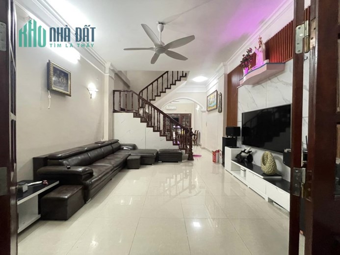 71m 5 Tầng Mặt Tiền 4.5m Nhỉnh 8 Tỷ Phố Nguyễn Khánh Toàn Cầu Giấy. Vị Trí Đẹp Kinh Doanh Cực Tốt.