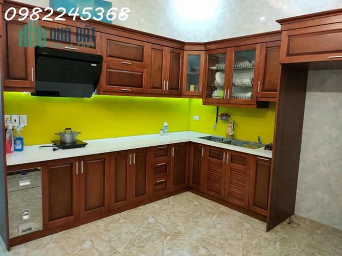 Cần bán hoặc cho thuê căn nhà nguyên căn 3 tầng có thể làm văn phòng Đường Lý Thường Kiệt