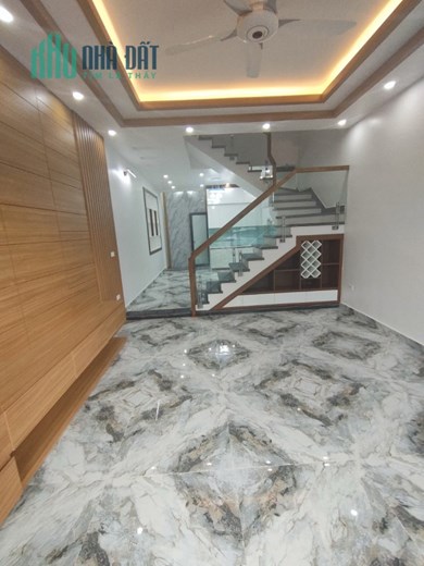 Bán nhà 4 Tầng xây Mới Ngô Gia tự 50 M