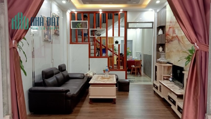 Bán nhà Phố  Phương Mai Tặng Full Nội Thất 40m2 4 tầng MT 3,5m Chỉ 5,5 tỷ.