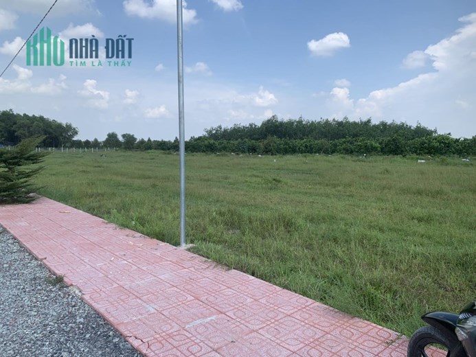 Cực SỐC :  Đất Ngợp
Rộc B, Thạnh Đức, Gò Dầu, Tây Ninh Giá Chỉ 900tr