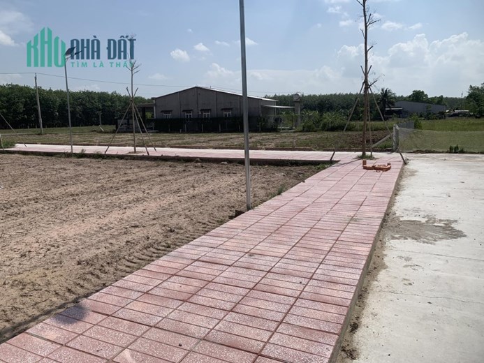 Cực SỐC :  Đất Ngợp
Rộc B, Thạnh Đức, Gò Dầu, Tây Ninh Giá Chỉ 900tr