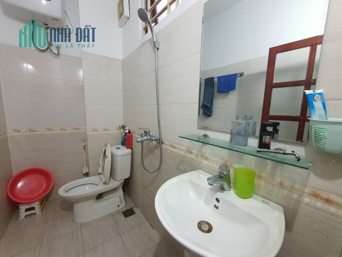Bán Nhà  phố Xã Đàn Hồ Ba Mẫu  full nội thất 42m 5tầng MT 11m nhỉnh 4 tỷ.