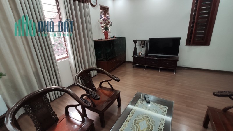 NHÀ ĐẸP NGỌC THỤY, VỊ TRÍ TRUNG TÂM, THANG MÁY SỊN SÒ
