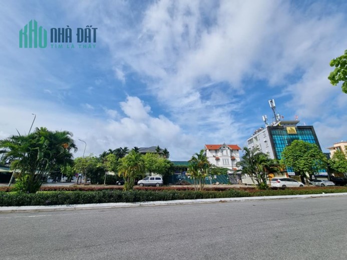 Cần cho thuê ô đất biệt thự đối diện vườn hoa, đương đôi to khu đường sông 3 cột5, gần biển.