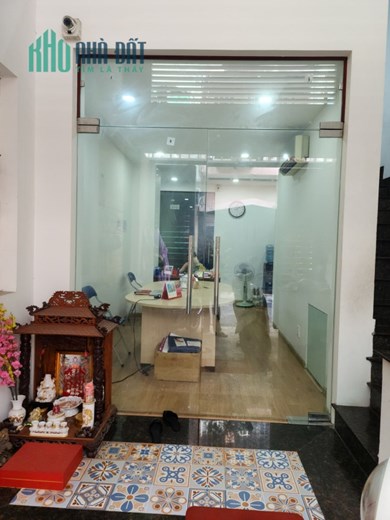 CHÍNH CHỦ CHO THUÊ MẶT BẰNG TẦNG TRỆT+NỘI THẤT TRUNG TÂM QUẬN PHÚ NHUẬN