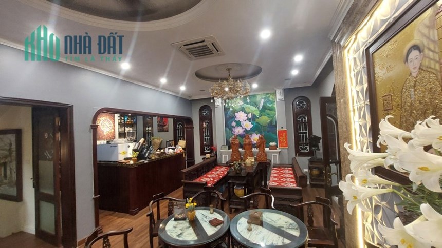 BIỆT THỰ TRUNG HÒA - VIEW CÔNG VIÊN - VỈA HÈ Ô TÔ TRÁNH - AN NINH 24/7 - MT 10M
